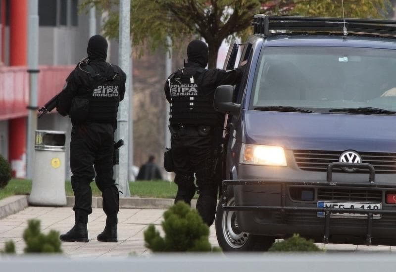 Ilustracija članka: Zbog HOS-ovih obilježja SIPA upala u obiteljsku kuću u Ljubuškom