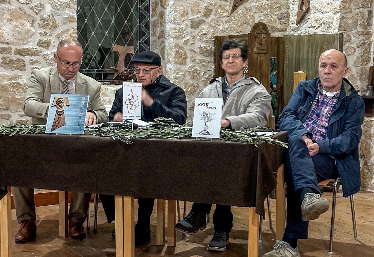 U Čitluku predstavljena knjiga Zdravka Nikića i održana izložba reljefa Branka Ivankovića Mite