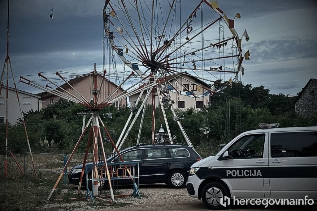 Nakon pada s ringišpila dječak zadobio teške tjelesne ozljede, njih desetero ozlijeđeno