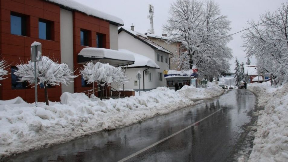 Tragedija u BiH: Tročlana obitelj otrovala se monoksidom